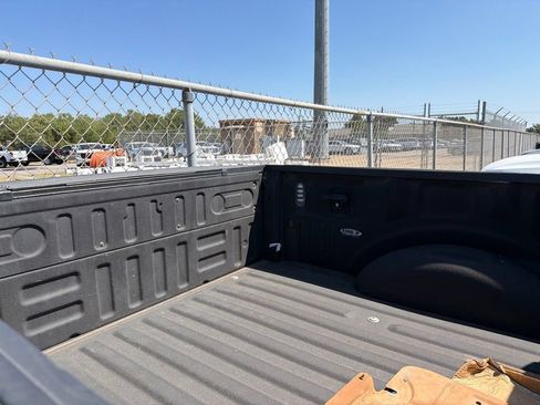 Used 2017 Ford F150 XLT w/ Equipment Group 302A Luxury AWD/4WD image 5