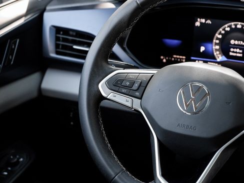 Used 2023 Volkswagen Taos SE image 27