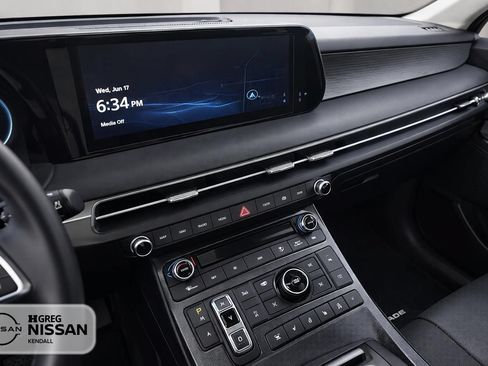 Used 2024 Hyundai Palisade Limited FWD image 10