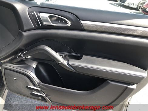 Used 2016 Porsche Cayenne GTS w/ Premium Package Plus AWD/4WD image 20