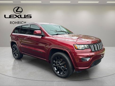 Used 2021 Jeep Grand Cherokee Laredo X AWD/4WD image 4