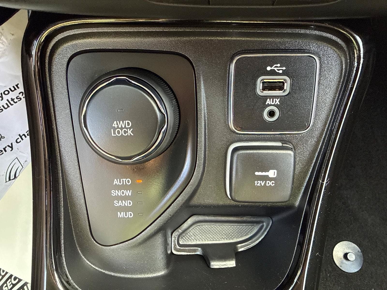 Used 2018 Jeep Compass Limited w/ Navigation Group AWD/4WD image 21