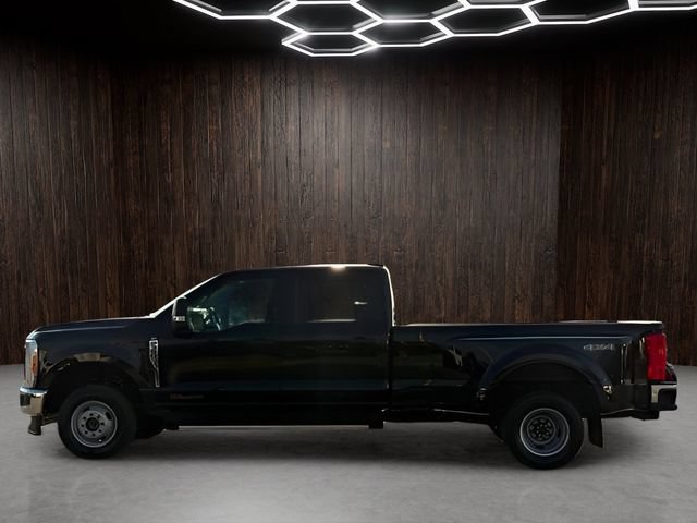 Used 2023 Ford F350 XLT AWD/4WD image 5
