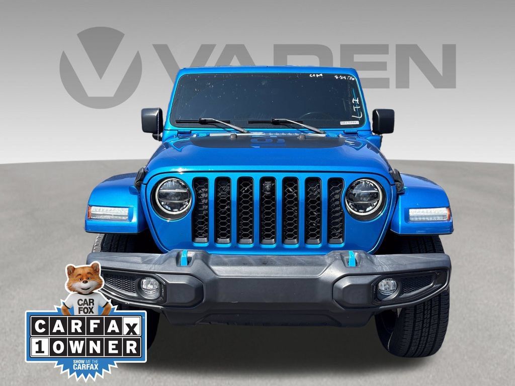 Used 2022 Jeep Wrangler Unlimited Sahara w/ Cold Weather Group AWD/4WD image 2
