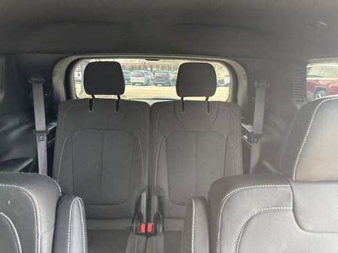 Used 2024 Jeep Grand Cherokee L Laredo image 13