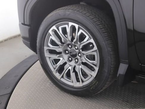 Used 2025 GMC Sierra 1500 Denali Ultimate AWD/4WD image 13