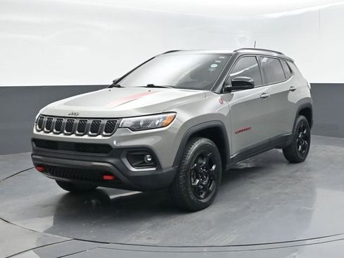 Used 2023 Jeep Compass Trailhawk AWD/4WD image 4