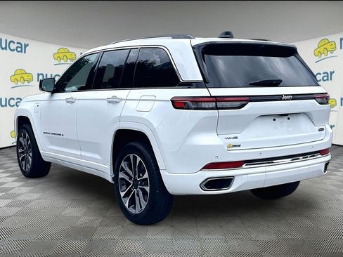 Used 2023 Jeep Grand Cherokee Overland w/ Luxury Tech Group IV AWD/4WD image 4