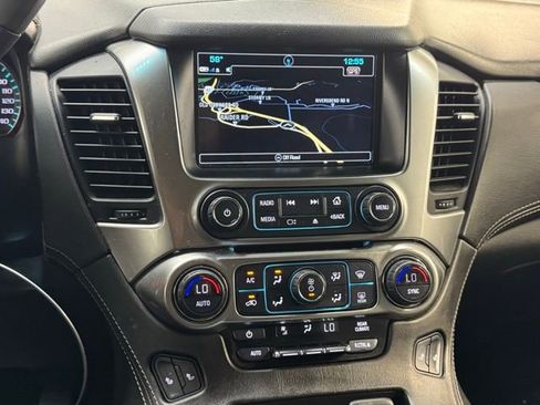 Used 2019 Chevrolet Suburban LT image 18