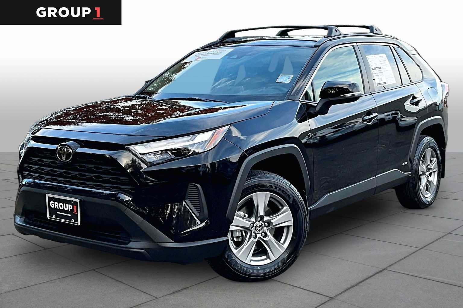 Used 2025 Toyota RAV4 XLE w/ Weather Package AWD/4WD image 1