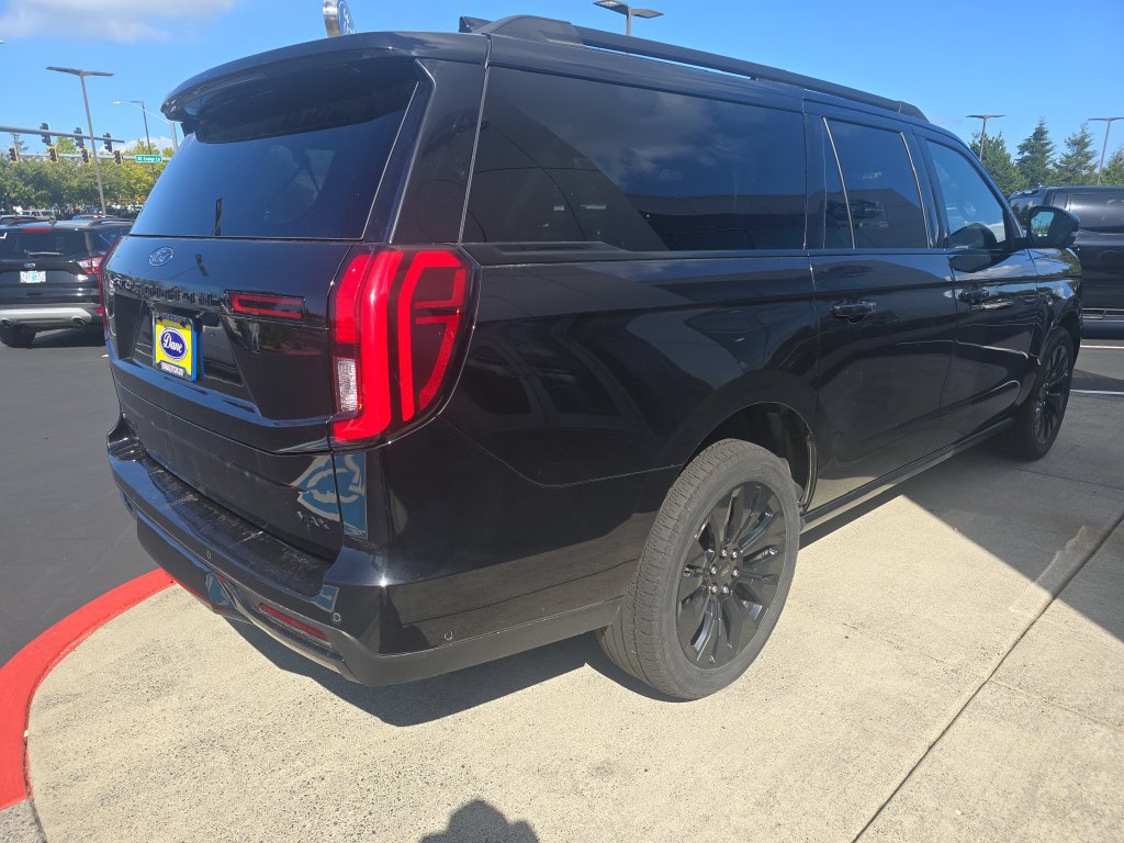 Used 2025 Ford Expedition Max Platinum w/ Stealth Appearance Package AWD/4WD image 4