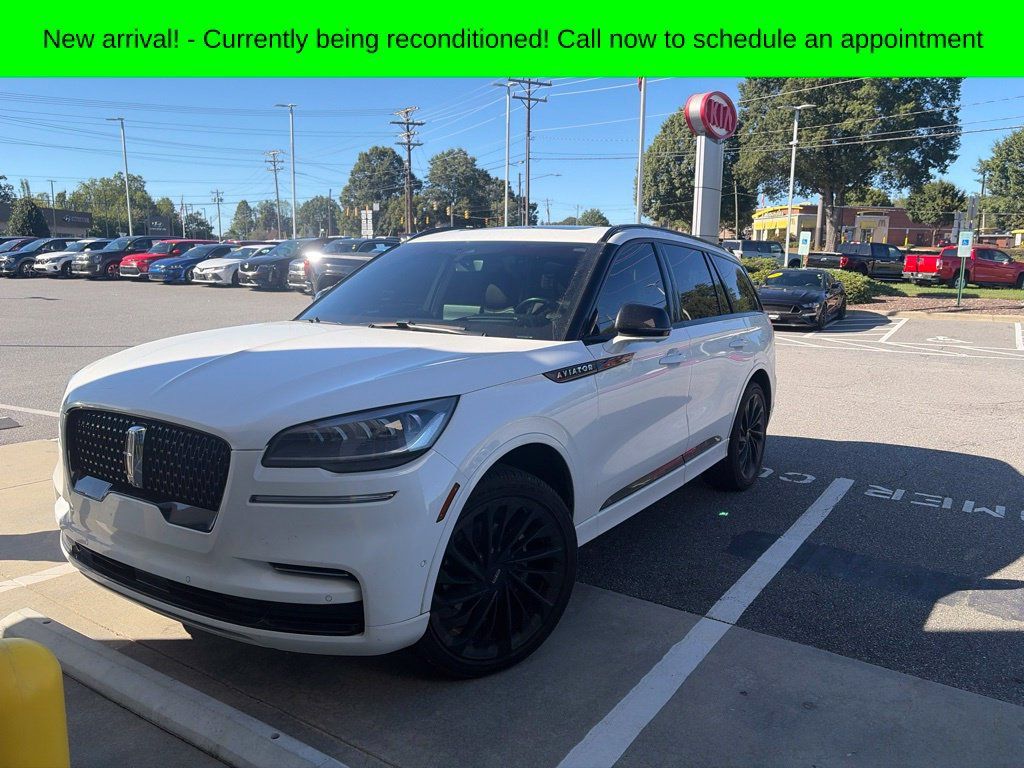 Used 2022 Lincoln Aviator Reserve w/ Equipment Group 201A AWD/4WD image 1