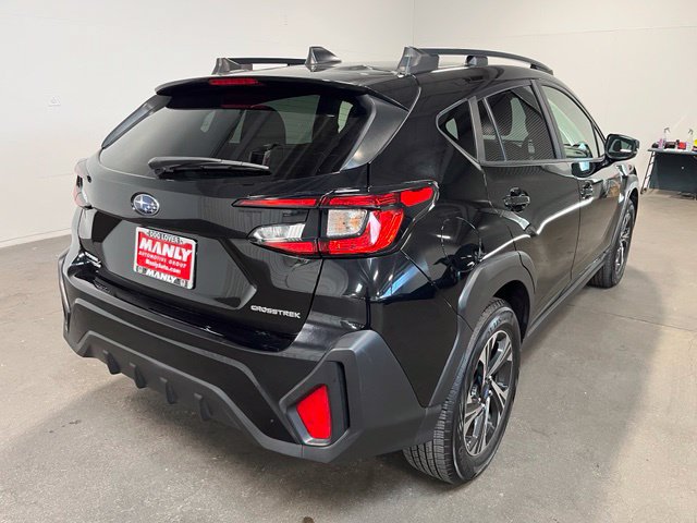 Used 2024 Subaru Crosstrek 2.0i Premium AWD/4WD image 3