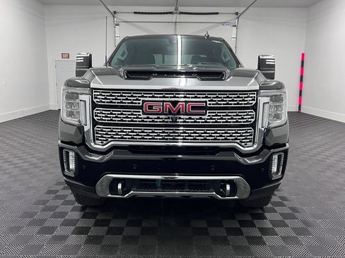 Used 2021 GMC Sierra 2500 Denali w/ Denali Black Diamond Edition AWD/4WD image 6