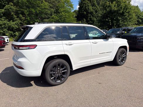 New 2026 Jeep Grand Cherokee Limited AWD/4WD image 2