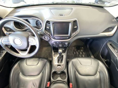 Used 2016 Jeep Cherokee Limited FWD image 24