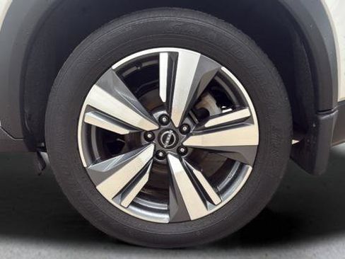 Used 2023 Nissan Rogue Platinum w/ Platinum Premium Package AWD/4WD image 28