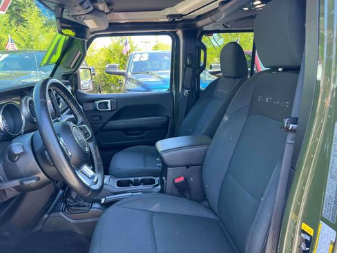 Used 2021 Jeep Gladiator Overland AWD/4WD image 24