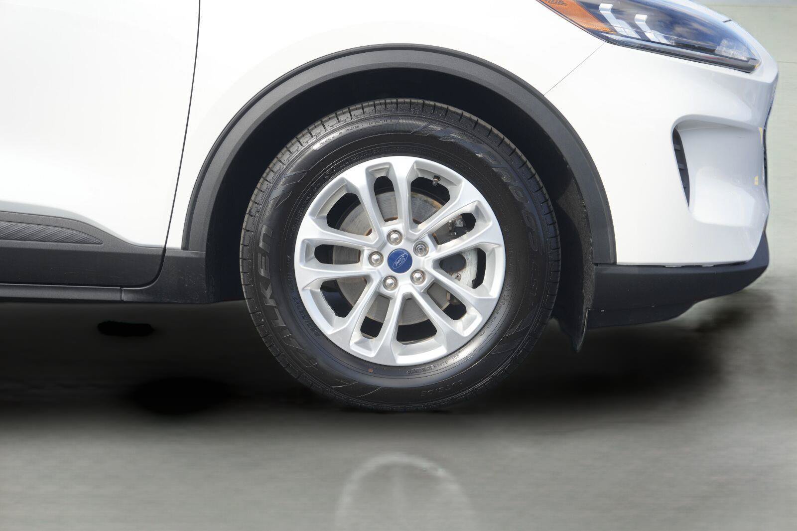 Used 2022 Ford Escape SE FWD image 4