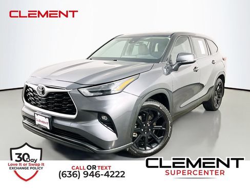 Used 2023 Toyota Highlander LE FWD image 1