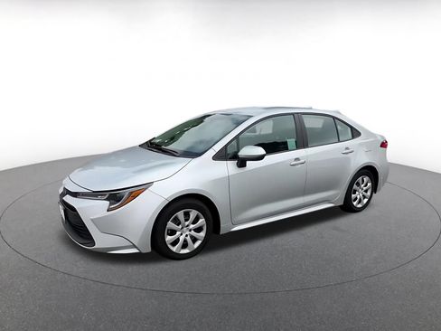 Used 2025 Toyota Corolla LE FWD image 8