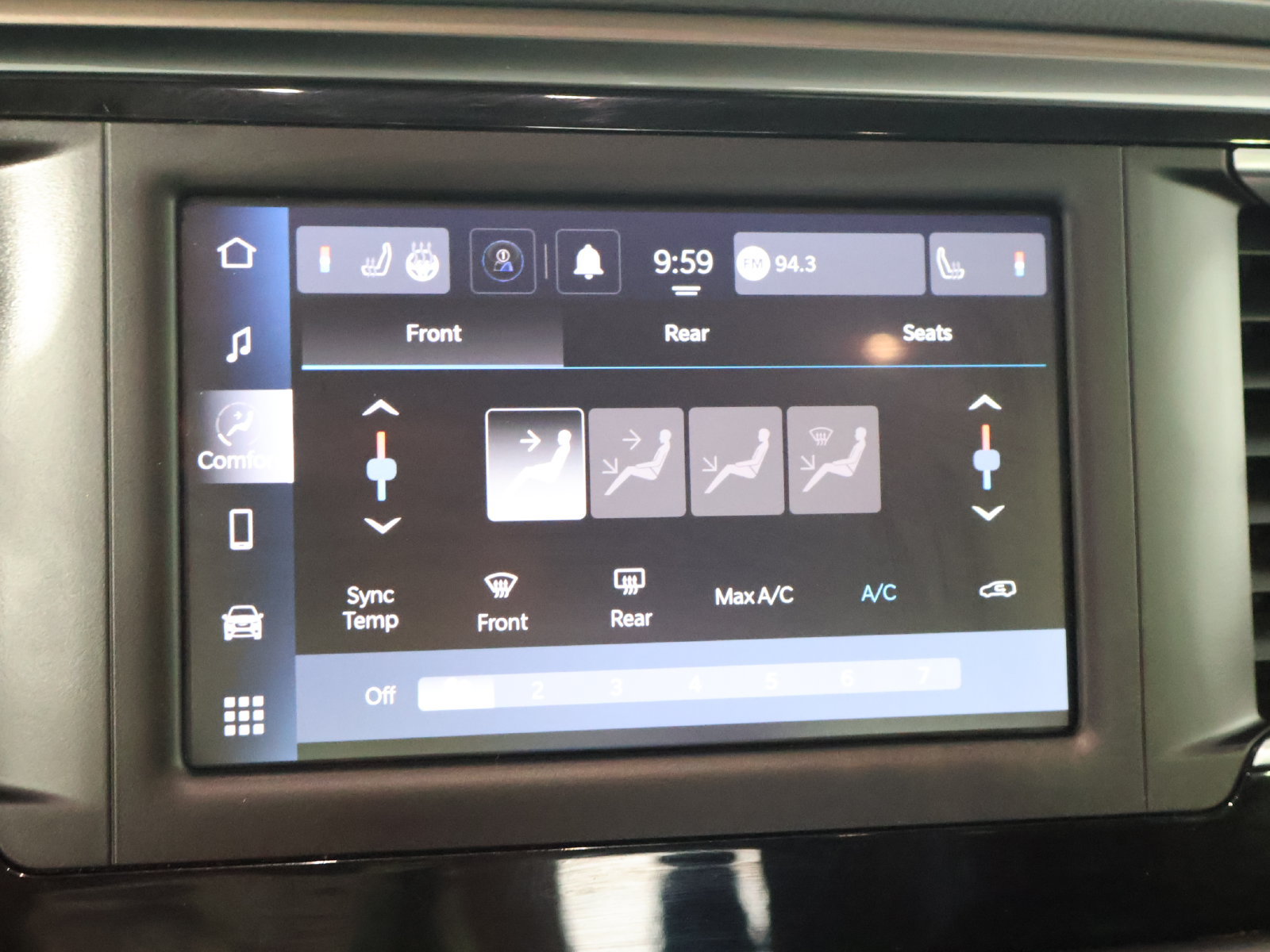 Used 2023 Chrysler Voyager LX FWD image 31
