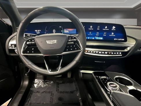 Certified 2024 Cadillac Lyriq Sport AWD/4WD image 8