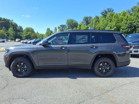 New 2025 Jeep Grand Cherokee L Altitude image 6