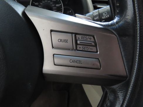 Used 2011 Subaru Outback 2.5i Premium AWD/4WD image 13