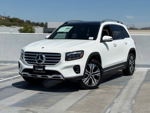 New 2026 Mercedes-Benz GLB 250 4MATIC image 2