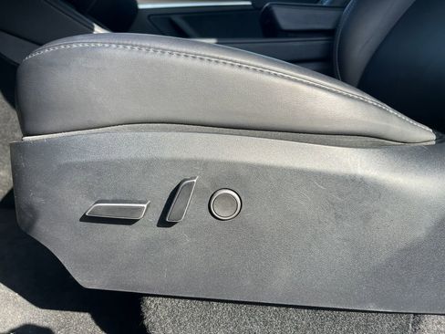 Used 2023 Tesla Model Y Long Range AWD/4WD image 14