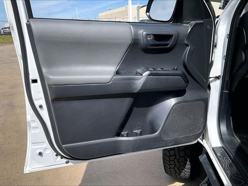Used 2023 Toyota Tacoma SR AWD/4WD image 24