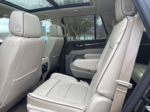 Used 2024 GMC Yukon Denali image 9