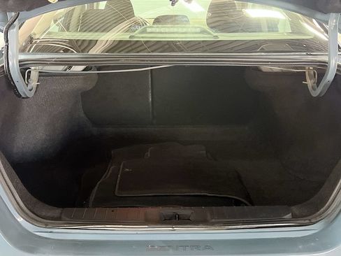 Used 2025 Nissan Sentra SR FWD image 24
