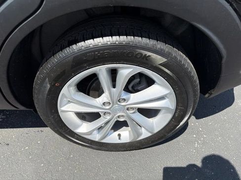 Used 2023 Buick Encore GX Preferred w/ Cold Weather Comfort Package FWD image 9