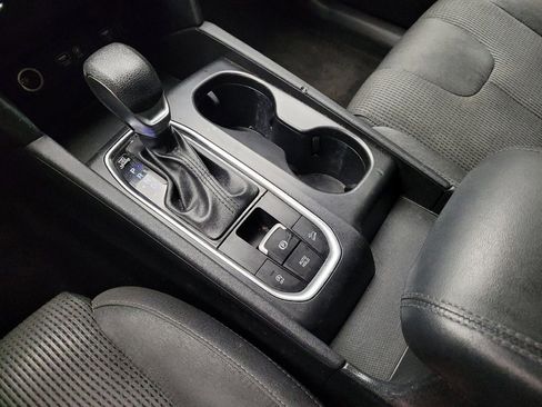 Used 2019 Hyundai Santa Fe SE AWD/4WD image 26