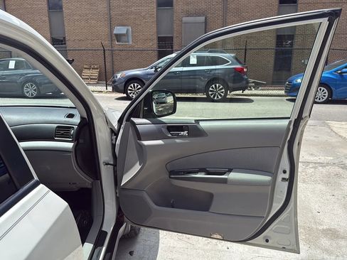 Used 2013 Subaru Forester 2.5X Premium AWD/4WD image 23
