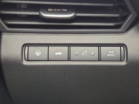 Used 2024 Nissan Altima 2.5 SV w/ SV Premium Package FWD image 10