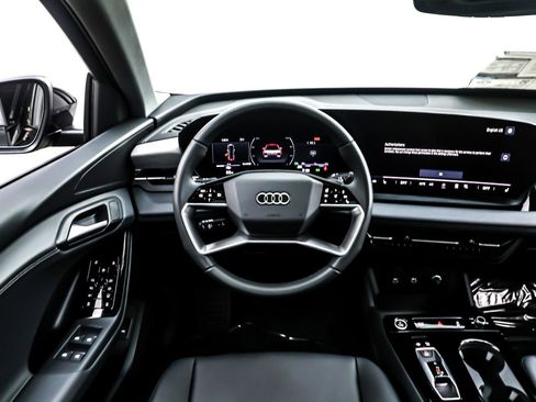 New 2025 Audi Q6 e-tron Premium image 4