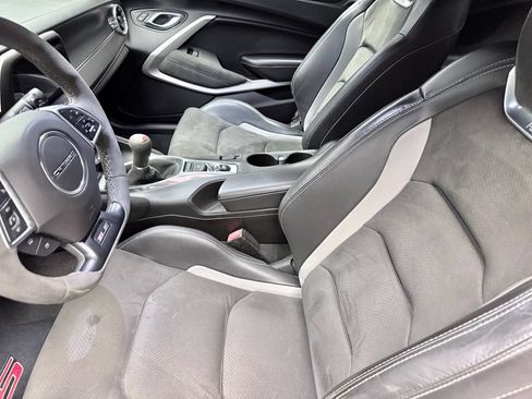 Used 2018 Chevrolet Camaro SS RWD image 10