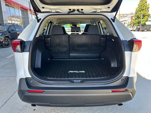 Certified 2022 Toyota RAV4 LE AWD/4WD image 15