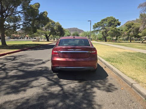 Used 2012 Chrysler 200 Touring image 4