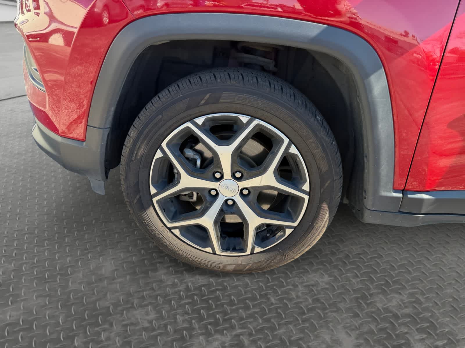 Used 2024 Jeep Compass Latitude AWD/4WD image 9