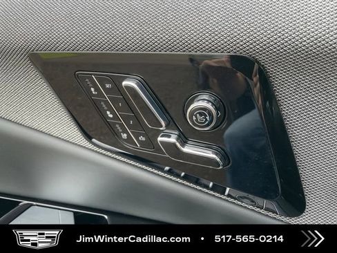 Certified 2025 Cadillac Optiq Sport 2 w/ LPO, Floor Liner Package AWD/4WD image 27