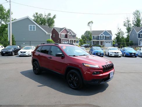 Used 2016 Jeep Cherokee Sport w/ Cold Weather Group AWD/4WD image 2