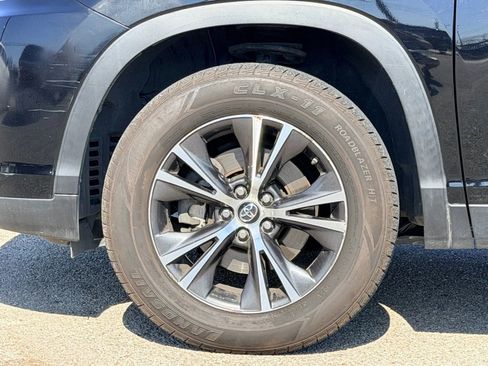 Used 2019 Toyota Highlander Plus image 2