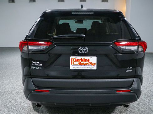 Used 2023 Toyota RAV4 LE AWD/4WD image 8