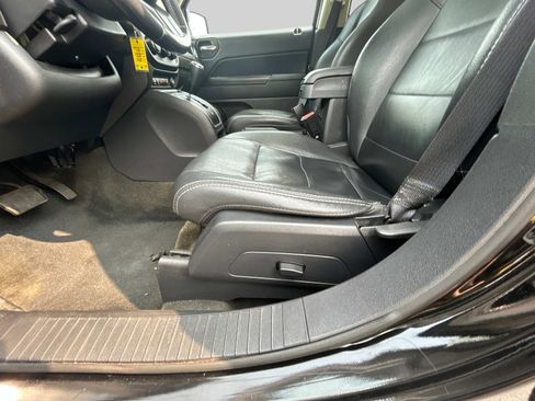 Used 2016 Jeep Patriot High Altitude image 15