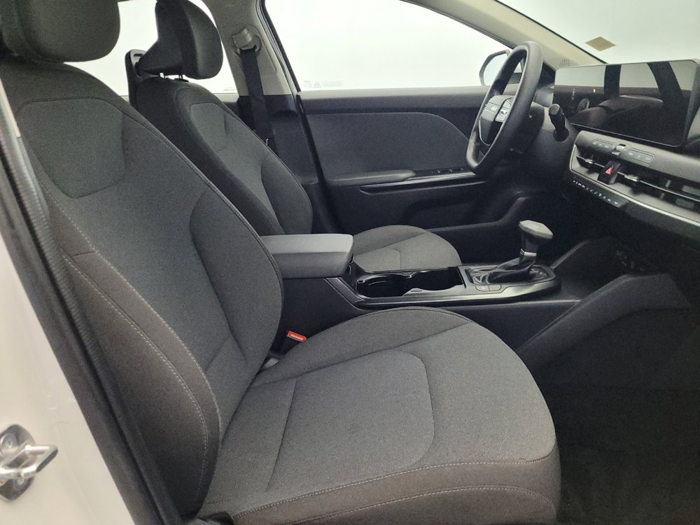 Used 2025 Kia K4 FWD image 21