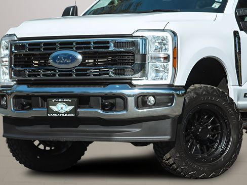 Used 2024 Ford F250 XLT w/ FX4 Off-Road Package image 2